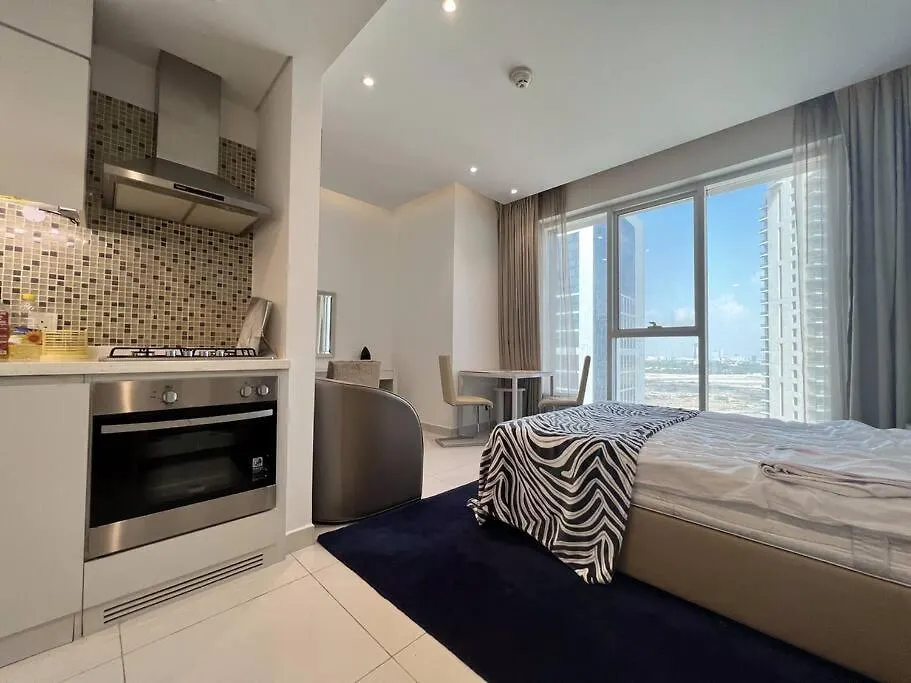 In Vogue Live On The Canal In Business Bay Dubai Apartment